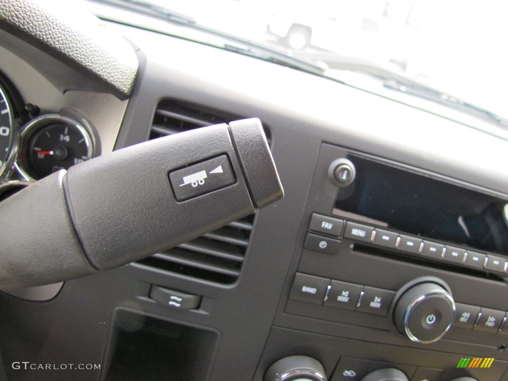 2011 Chevrolet Silverado 1500 LT Extended Cab Controls Photo #47730000