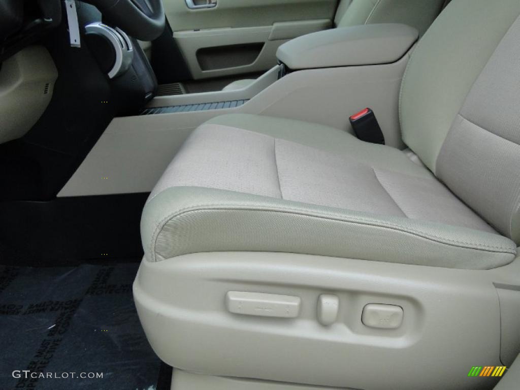 Beige Interior 2010 Honda Pilot EX Photo #47730498