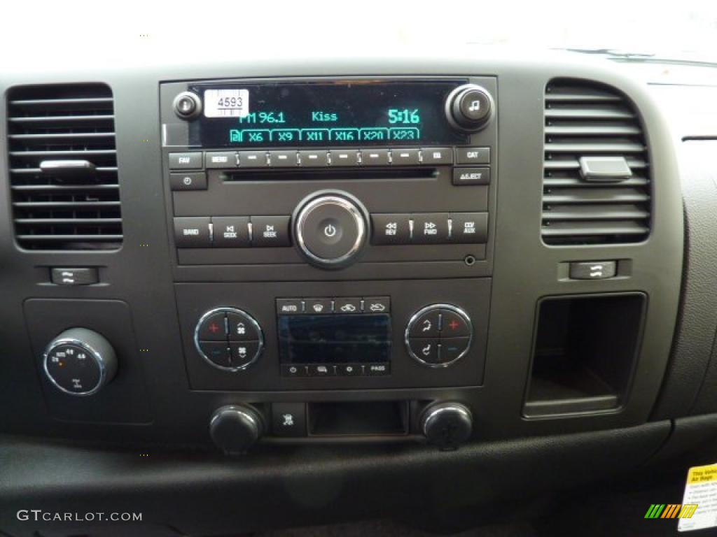 2011 Chevrolet Silverado 1500 LT Extended Cab 4x4 Controls Photo #47733241