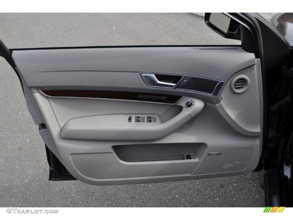 2008 Audi A6 4.2 quattro Sedan Light Grey Door Panel Photo #47734675