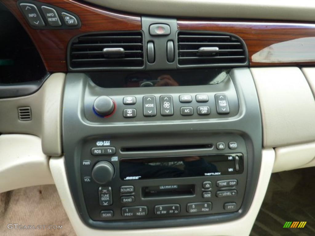 2002 Cadillac DeVille DTS Controls Photo #47734699