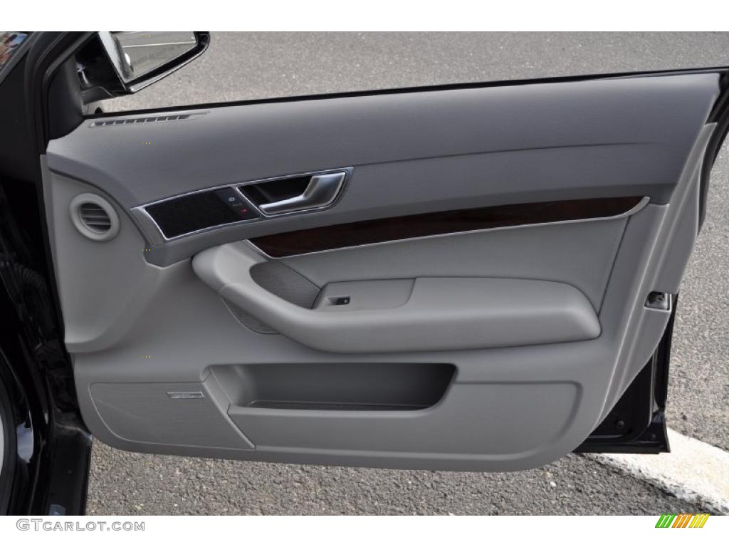 2008 Audi A6 4.2 quattro Sedan Light Grey Door Panel Photo #47734735