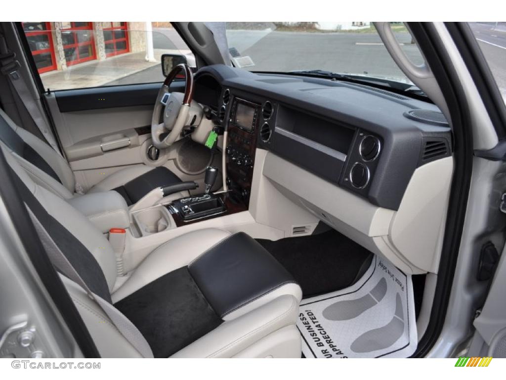 Dark Slate Gray/Light Graystone Interior 2009 Jeep Commander Overland 4x4 Photo #47735854