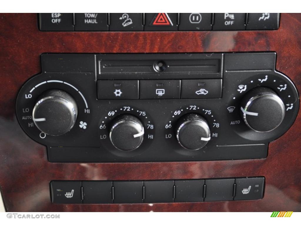 2009 Jeep Commander Overland 4x4 Controls Photo #47735944
