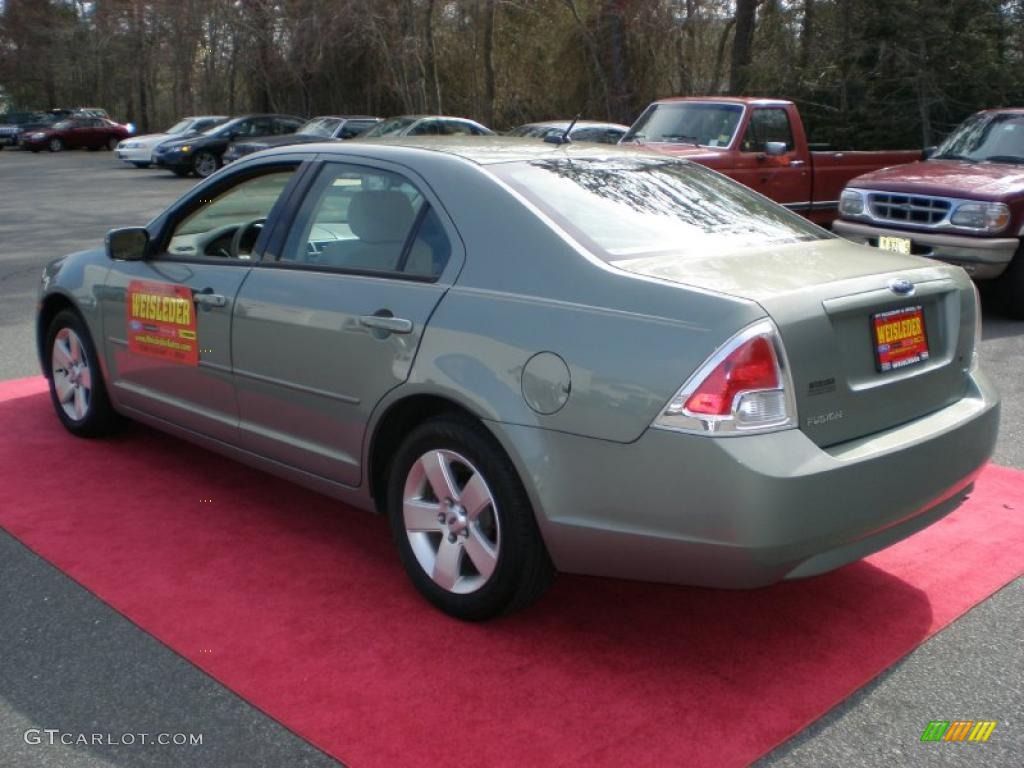 2008 Fusion SE - Moss Green Metallic / Camel photo #8