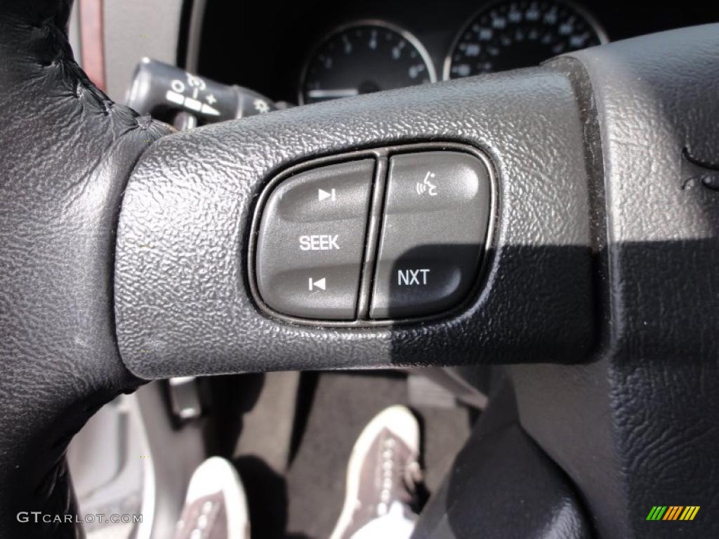 2008 Saab 9-7X 4.2i Controls Photo #47738233