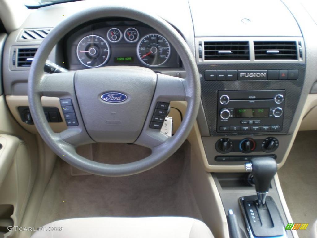 2008 Fusion SE - Moss Green Metallic / Camel photo #19