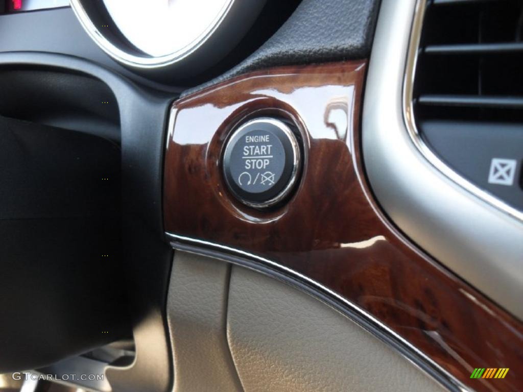 2011 Jeep Grand Cherokee Limited 4x4 Controls Photo #47738512