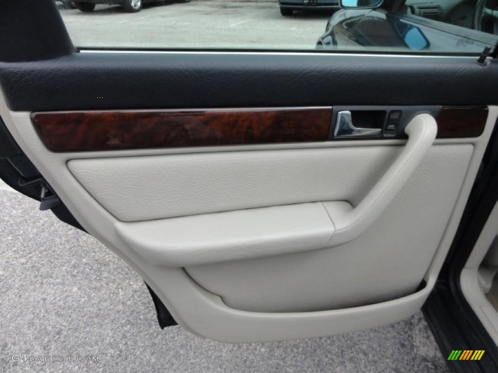 1994 Audi S4 quattro Sedan Ecru Door Panel Photo #47739415