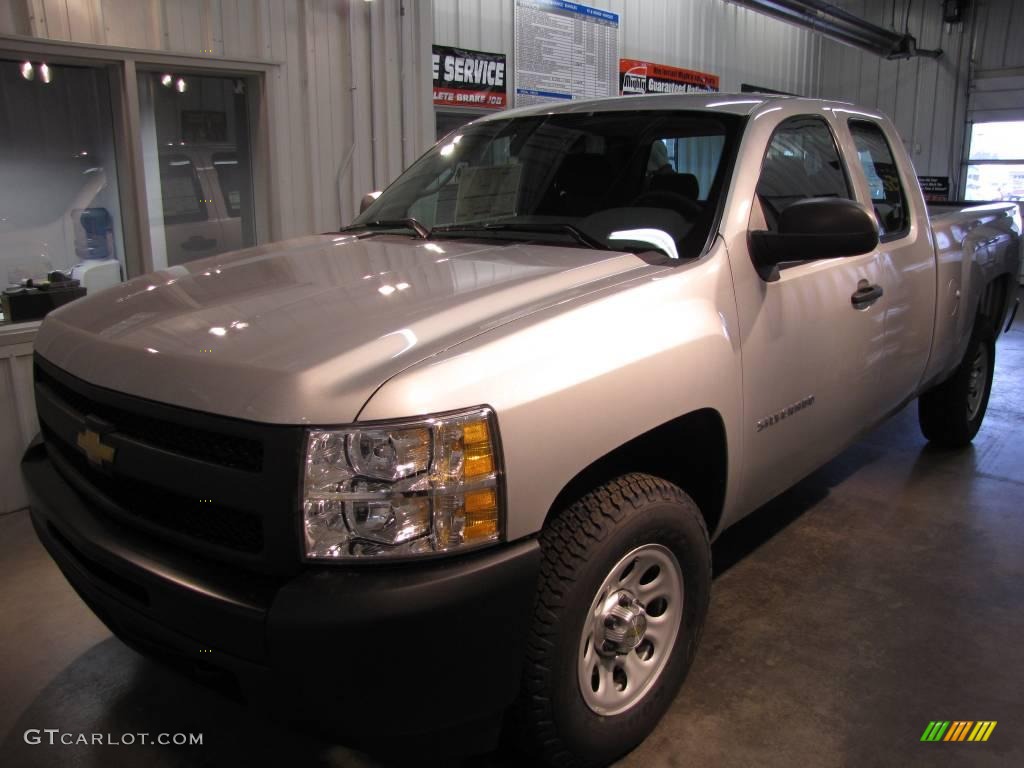 2010 Silverado 1500 Extended Cab 4x4 - Sheer Silver Metallic / Dark Titanium photo #2