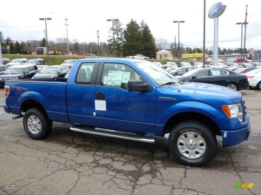 2011 F150 STX SuperCab 4x4 - Blue Flame Metallic / Steel Gray photo #6