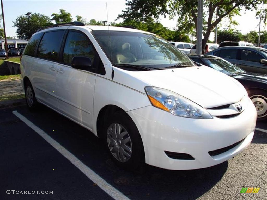 2007 Sienna LE - Natural White / Taupe photo #1