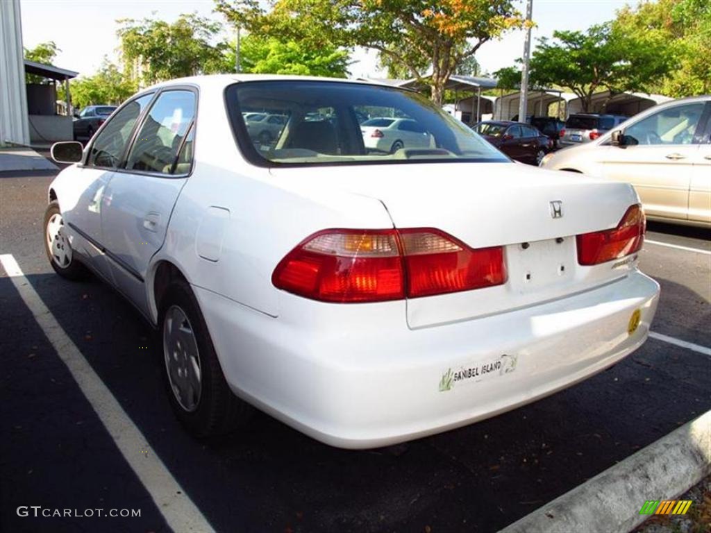 1998 Accord LX V6 Sedan - Taffeta White / Ivory photo #3