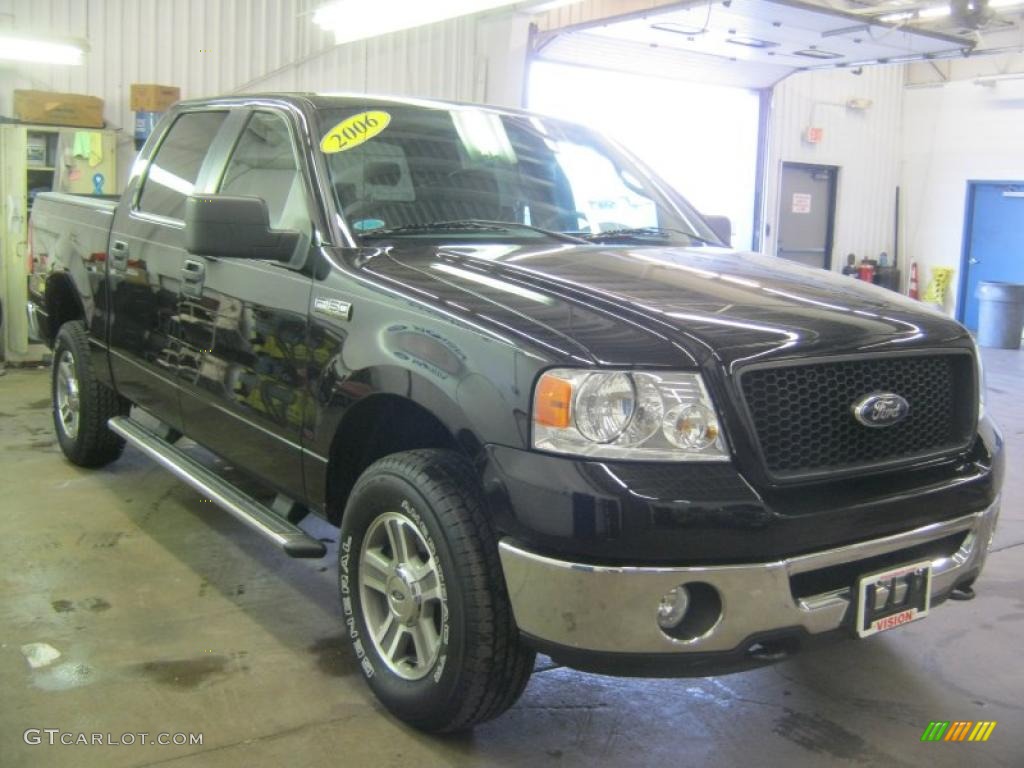 2006 F150 XLT SuperCrew 4x4 - Black / Medium/Dark Flint photo #18