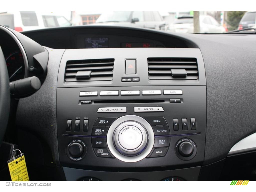2010 Mazda MAZDA3 s Sport 4 Door Controls Photo #47742589