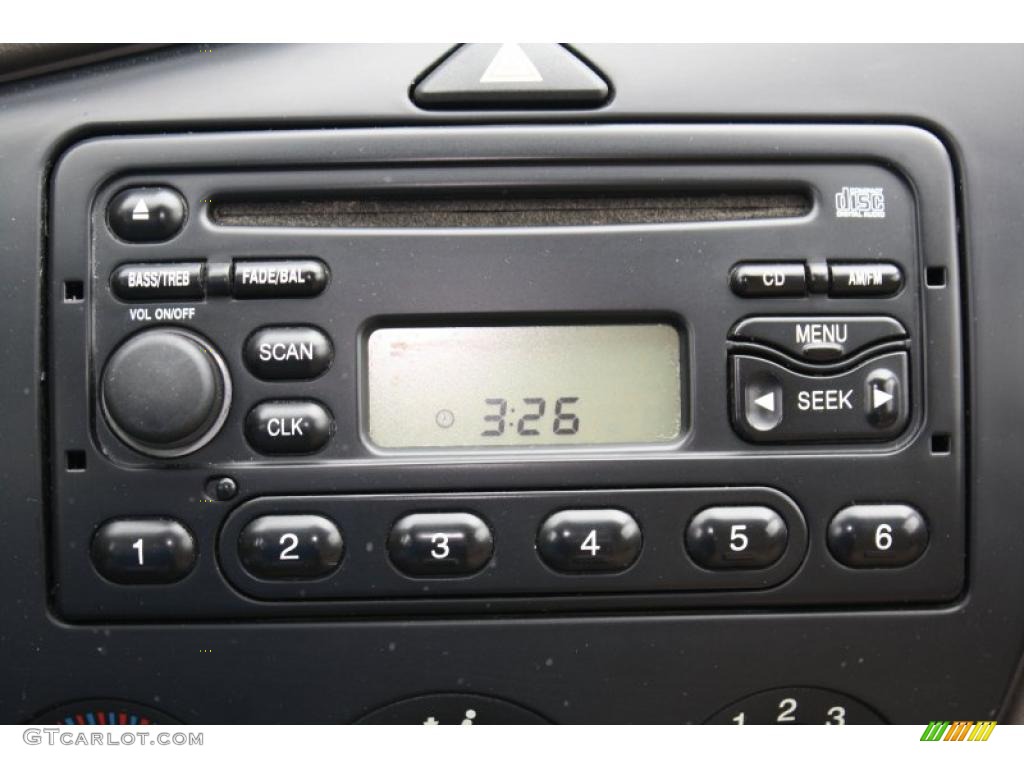 2000 Ford Focus SE Sedan Controls Photo #47742928