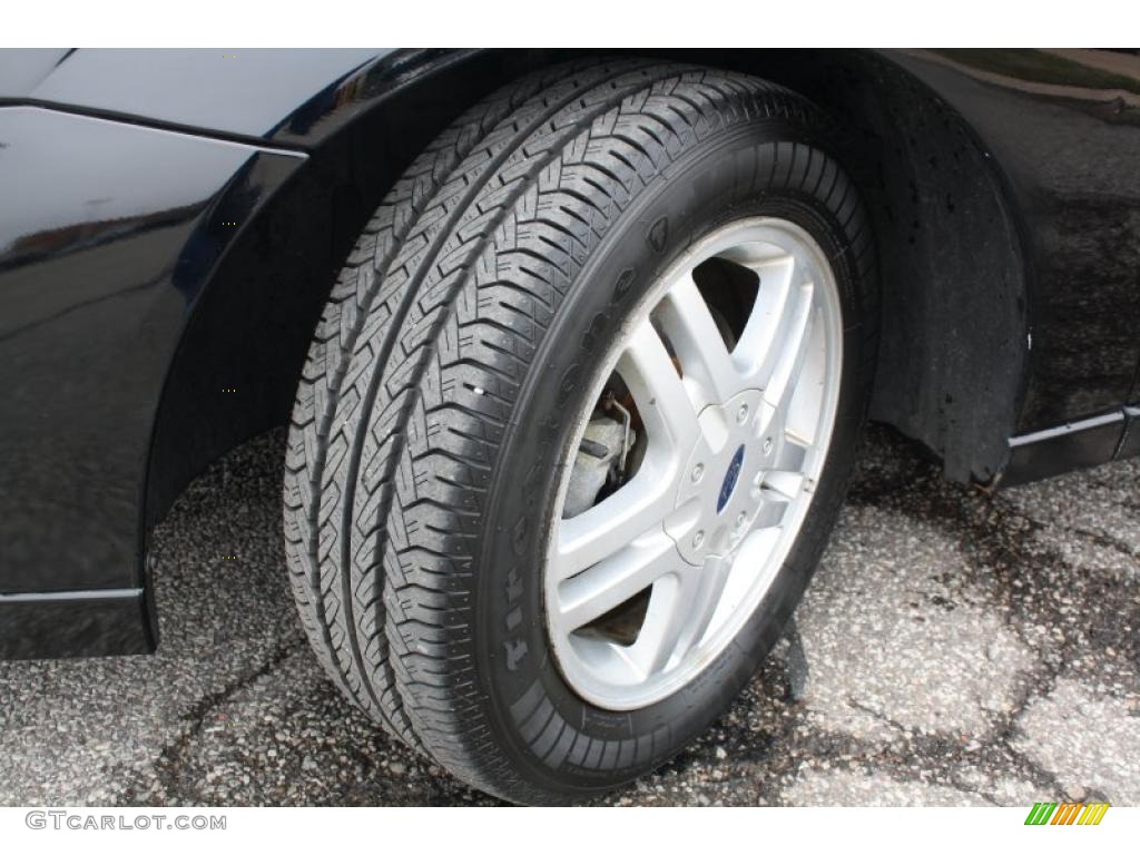 2000 Ford Focus SE Sedan Wheel Photo #47743021