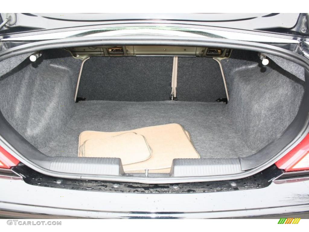 2000 Ford Focus SE Sedan Trunk Photo #47743069