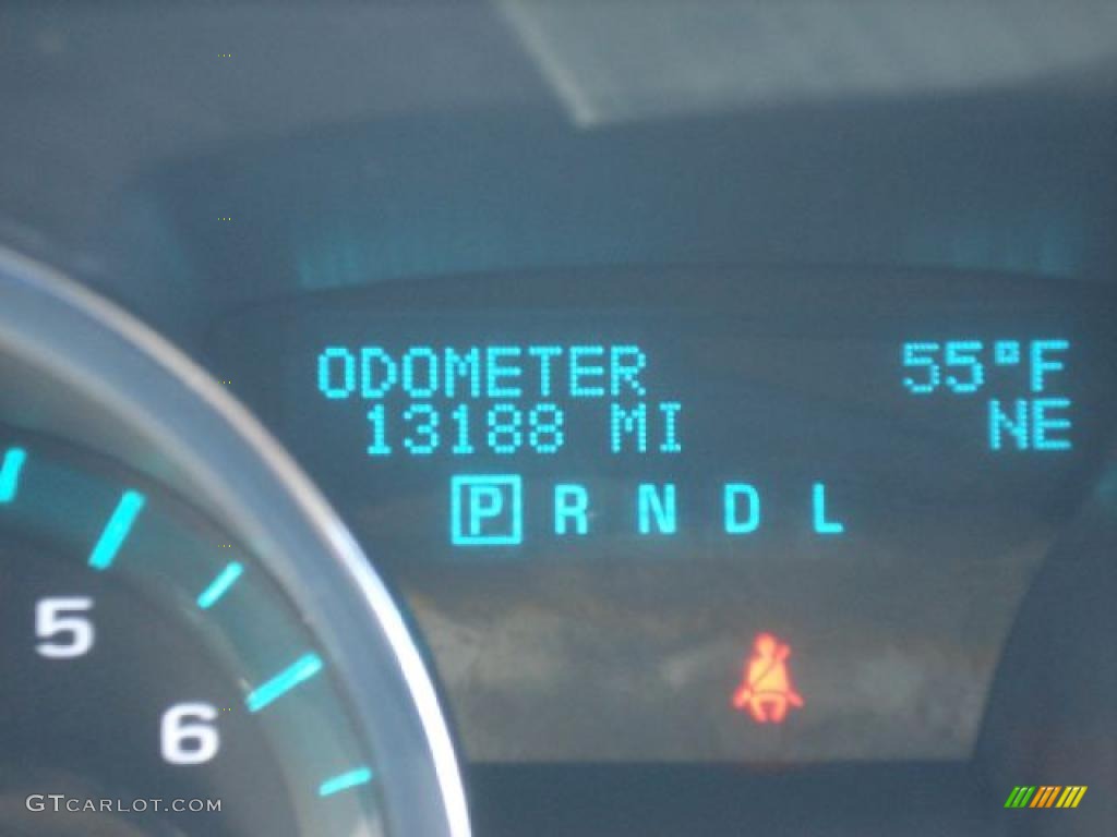 2011 Traverse LT - Red Jewel Metallic / Dark Gray/Light Gray photo #35