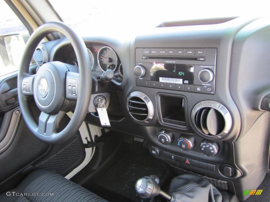 2011 Wrangler Sport 4x4 - Sahara Tan / Black photo #14