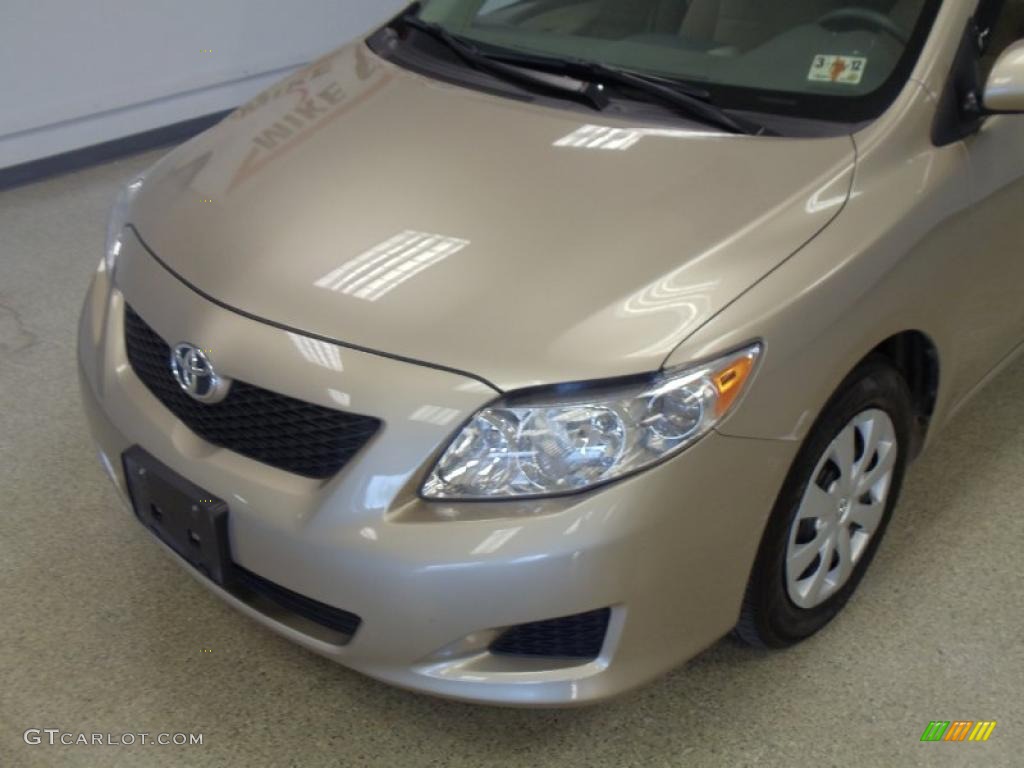 2009 Corolla LE - Desert Sand Mica / Bisque photo #4