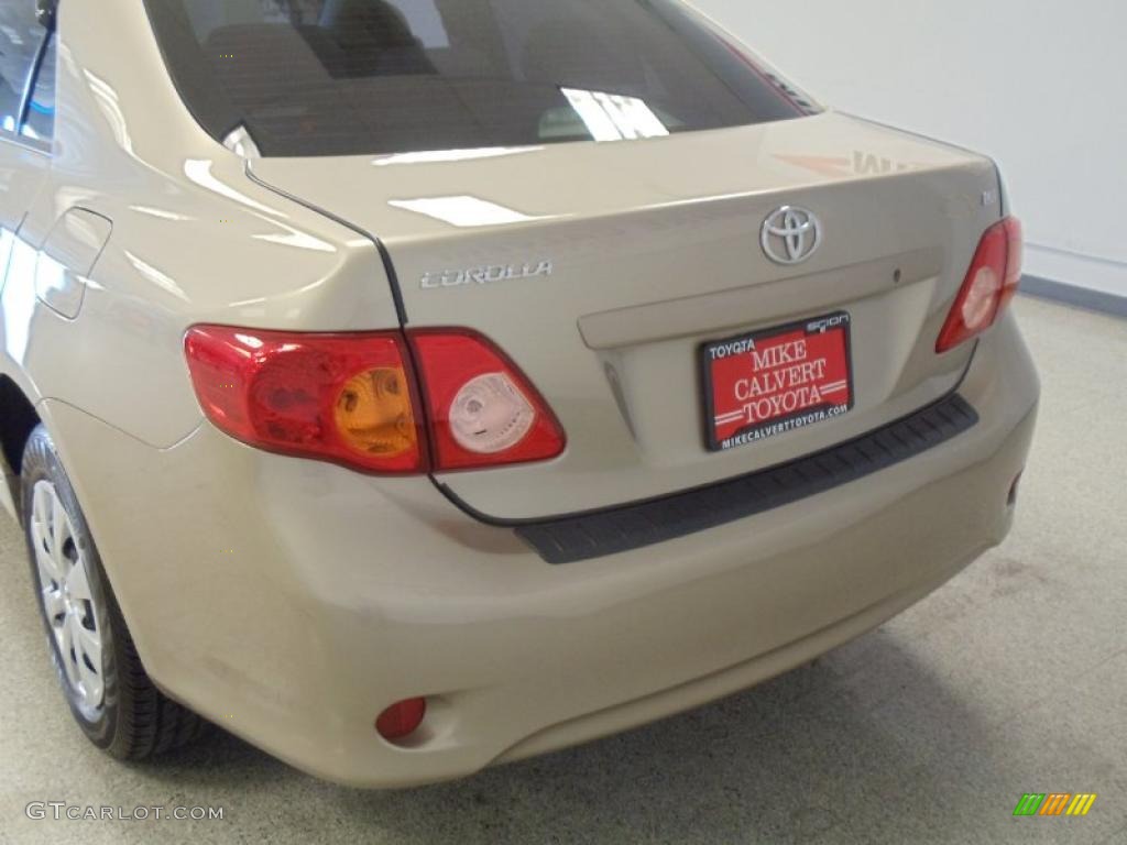 2009 Corolla LE - Desert Sand Mica / Bisque photo #7