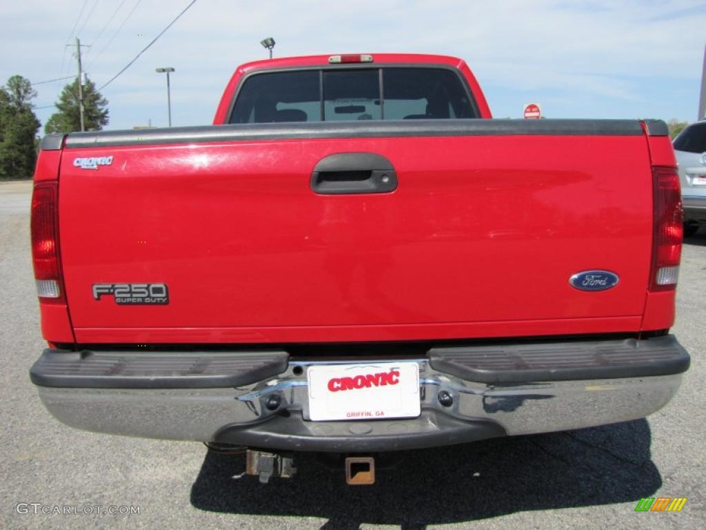 2004 F250 Super Duty XLT SuperCab - Red / Medium Flint photo #6