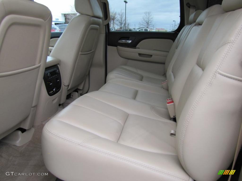 Ebony/Light Cashmere Interior 2007 Chevrolet Avalanche LTZ 4WD Photo #47752625