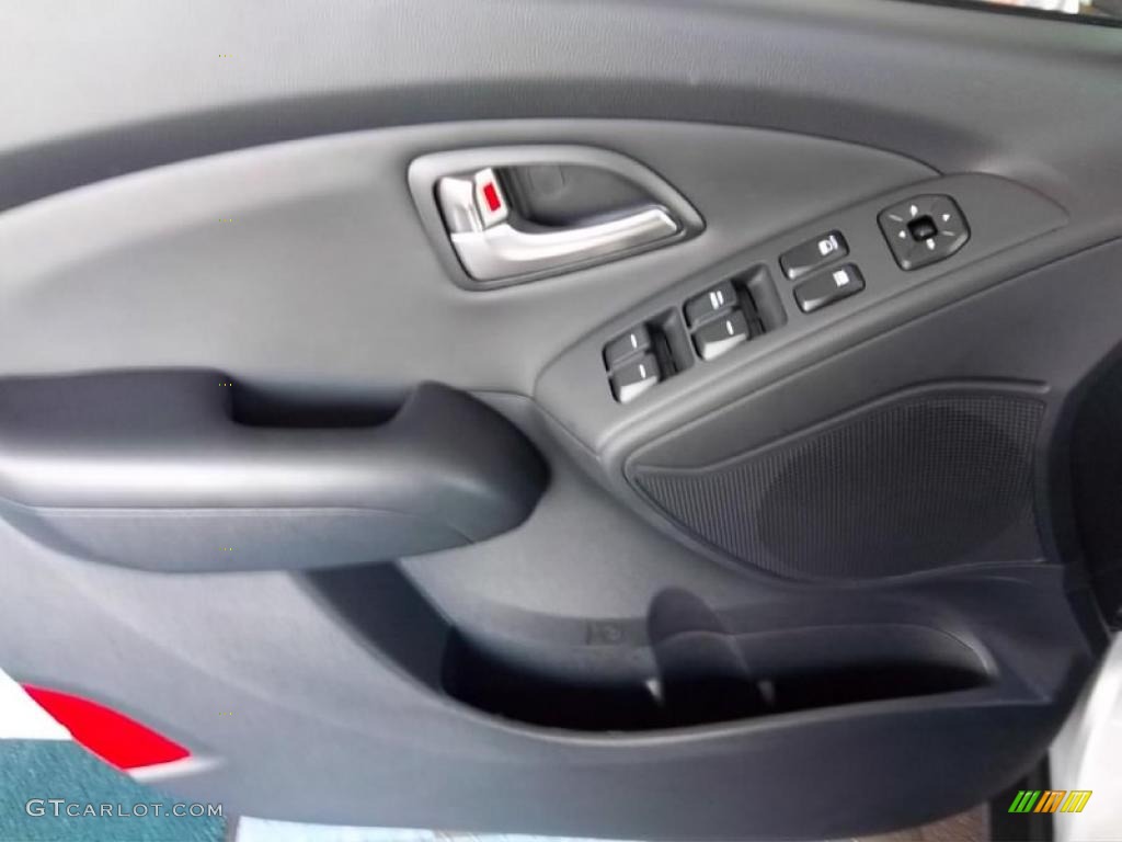 2010 Hyundai Tucson GLS AWD Black Door Panel Photo #47756919
