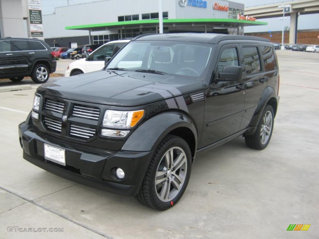 Brilliant Black Crystal Pearl Dodge Nitro