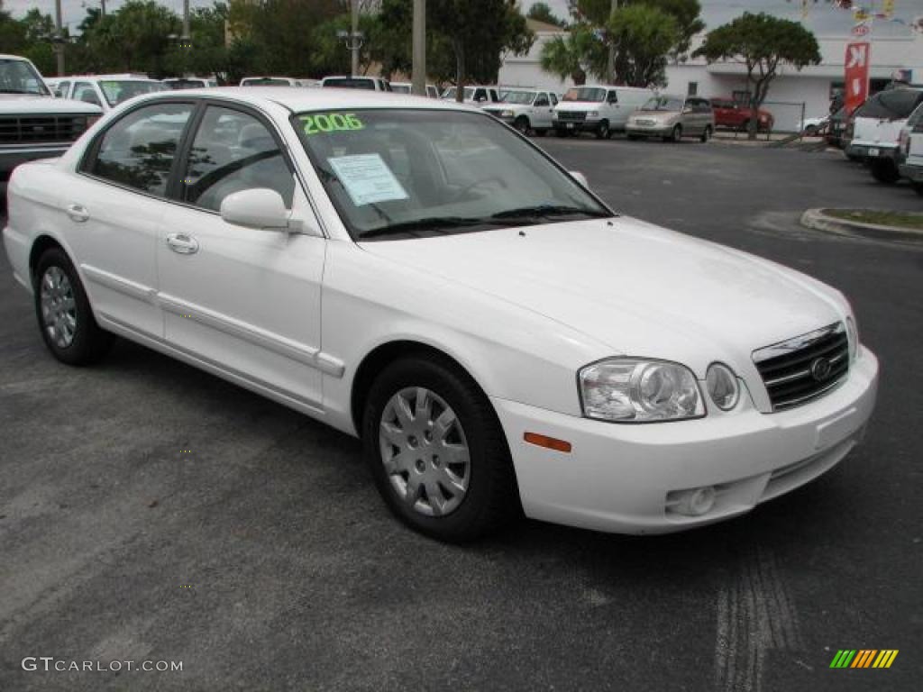 2006 Optima LX - White / Beige photo #1