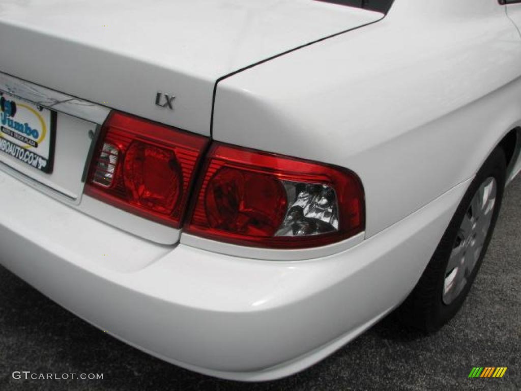 2006 Optima LX - White / Beige photo #10
