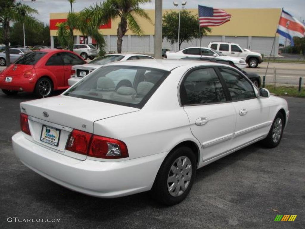 2006 Optima LX - White / Beige photo #11