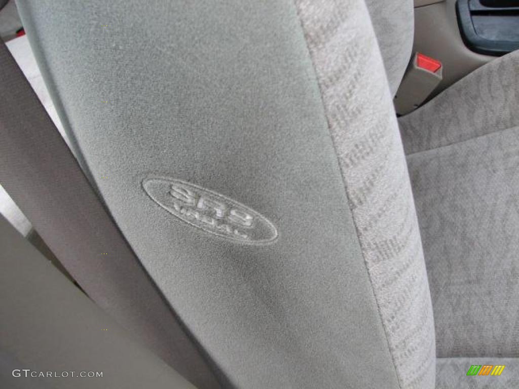2006 Optima LX - White / Beige photo #15