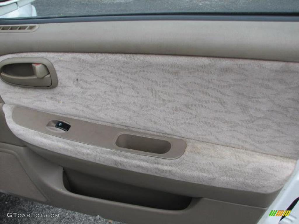 2006 Optima LX - White / Beige photo #17