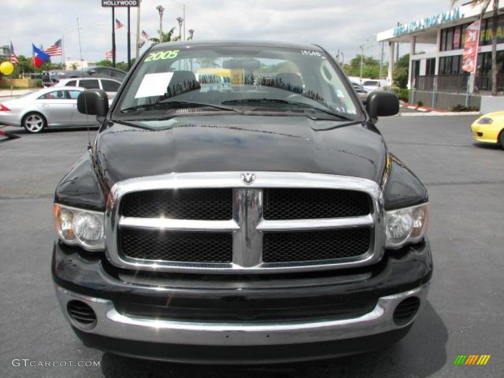 2005 Ram 1500 SLT Quad Cab - Black / Dark Slate Gray photo #3