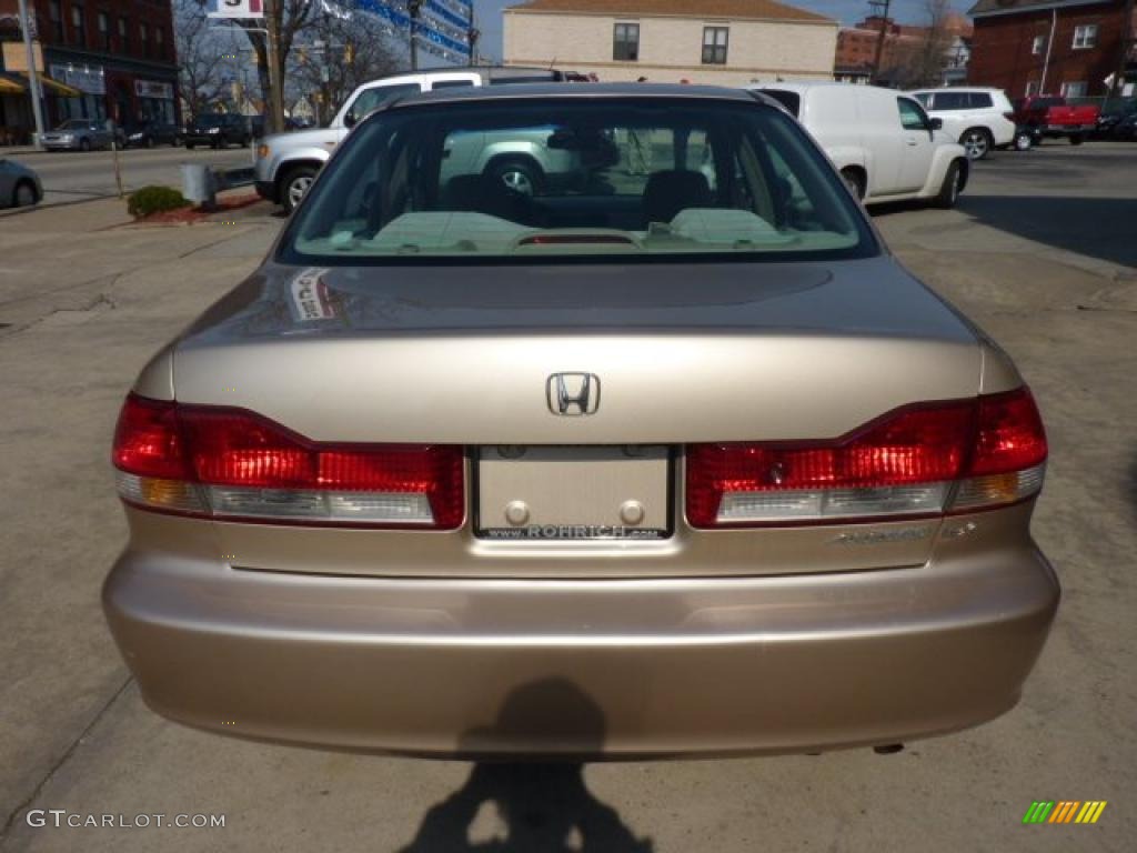2001 Accord LX Sedan - Naples Gold Metallic / Ivory photo #3
