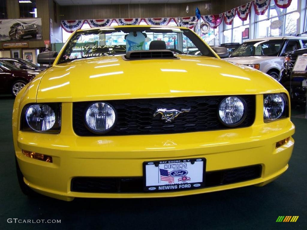 2006 Mustang GT Premium Convertible - Screaming Yellow / Dark Charcoal photo #2