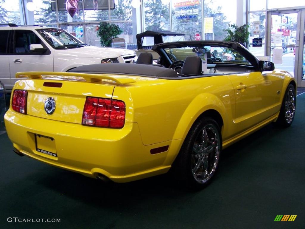 2006 Mustang GT Premium Convertible - Screaming Yellow / Dark Charcoal photo #4