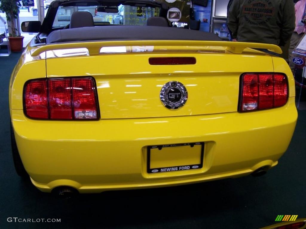 2006 Mustang GT Premium Convertible - Screaming Yellow / Dark Charcoal photo #6