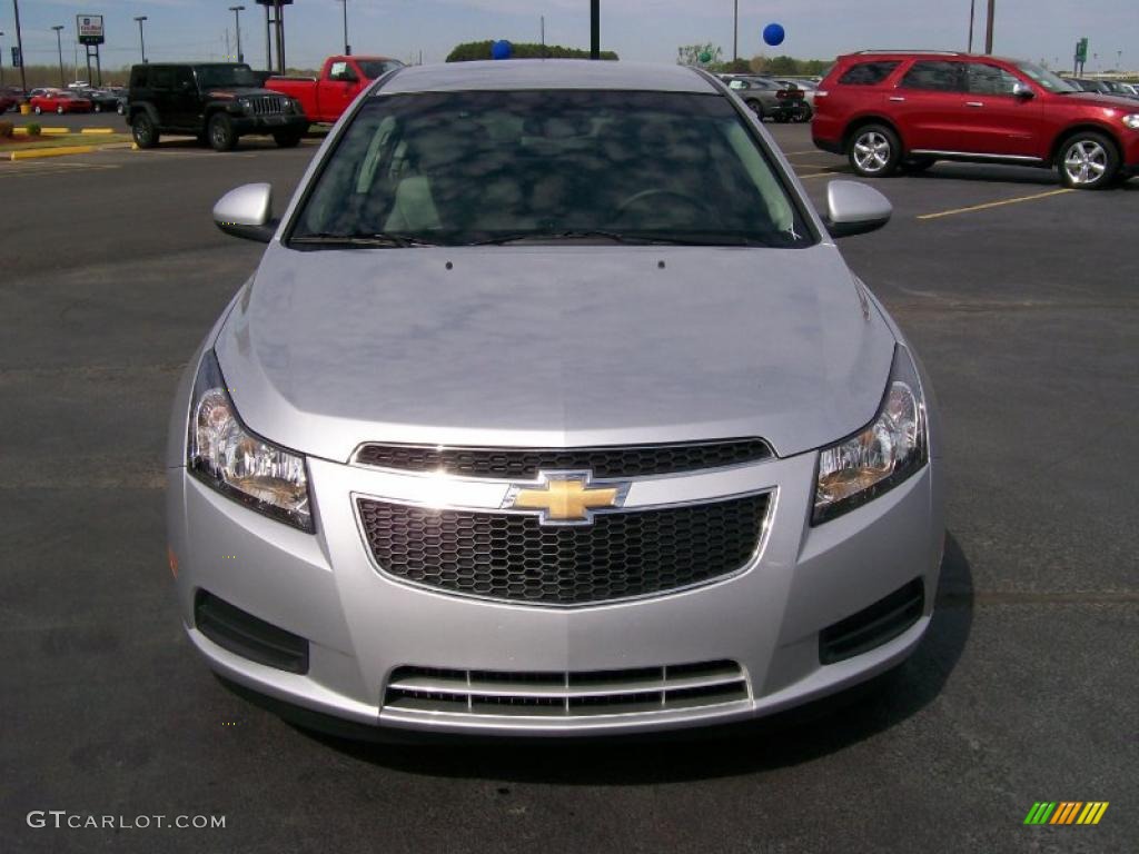 2011 Cruze ECO - Silver Ice Metallic / Medium Titanium photo #2