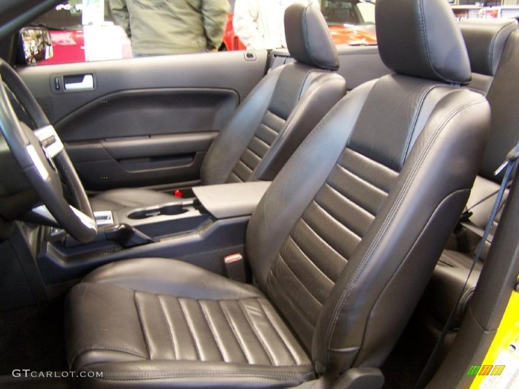 Dark Charcoal Interior 2006 Ford Mustang GT Premium Convertible Photo #47760421
