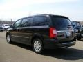 Brilliant Black Crystal Pearl - Town & Country Touring - L Photo No. 4