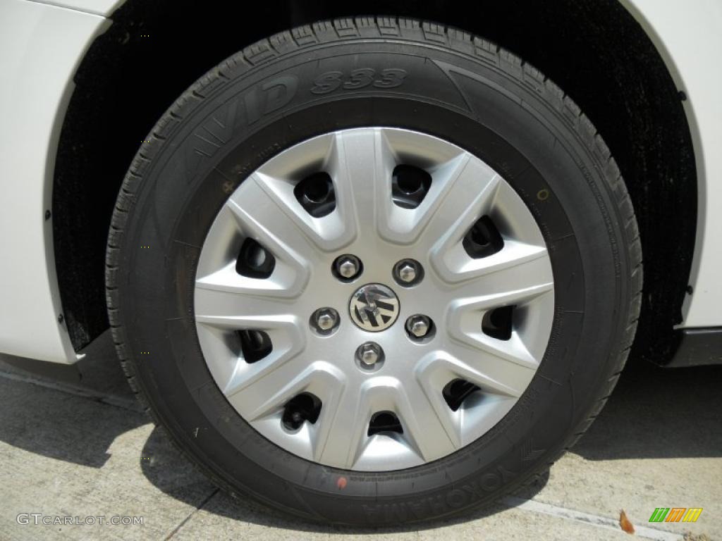 2011 Volkswagen Routan S Wheel Photo #47761852
