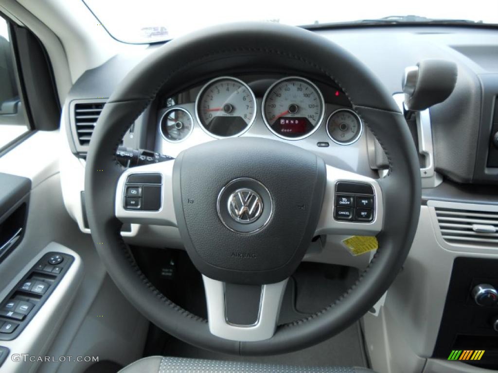 2011 Volkswagen Routan S Aero Gray Steering Wheel Photo #47761966