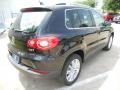 Deep Black Metallic - Tiguan SE Photo No. 7