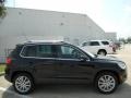 Deep Black Metallic - Tiguan SE Photo No. 8