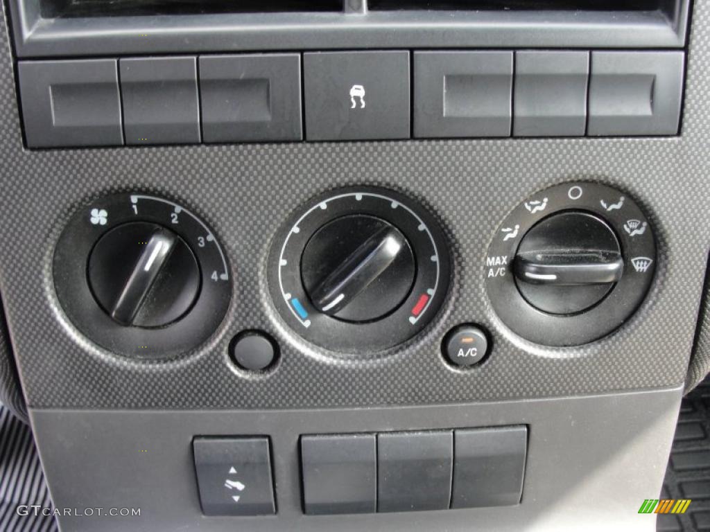 2007 Ford Explorer Sport Trac Limited Controls Photo #47768982