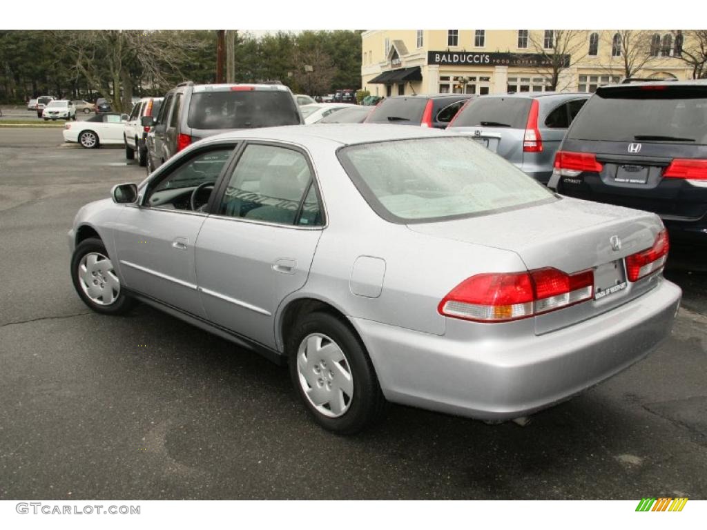 2002 Accord LX V6 Sedan - Satin Silver Metallic / Quartz Gray photo #8