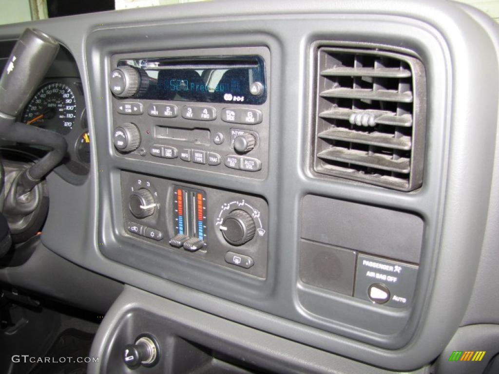 2003 Chevrolet Silverado 1500 LS Extended Cab Controls Photo #47770203